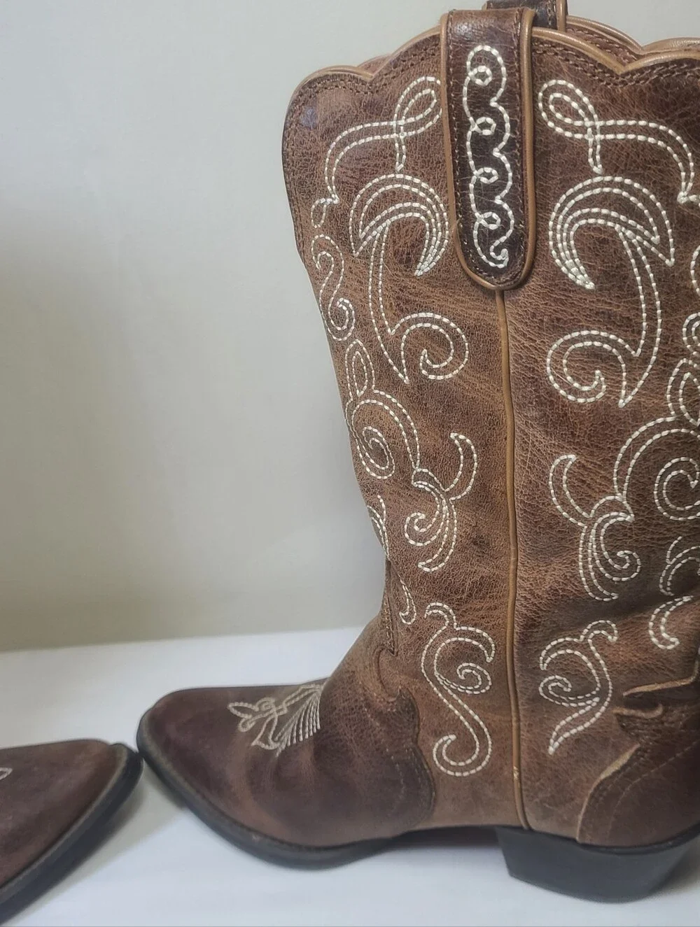 Justin Women's L2703 Brown Leather Cowboy Boots Size 6 (Wide) C